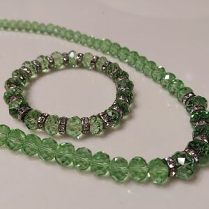 Elegant Green Beaded Jewelry Set